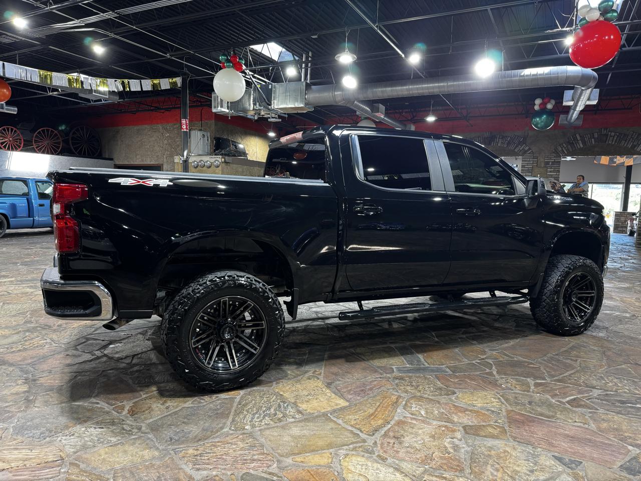 Chevrolet Silverado 1500 4WD Crew Cab 147" LT 2020