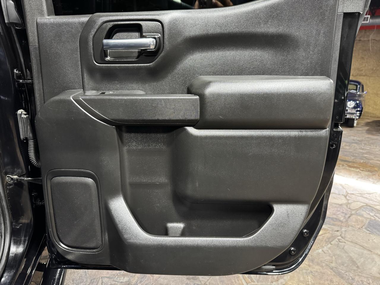 Chevrolet Silverado 1500 4WD Crew Cab 147" LT 2020