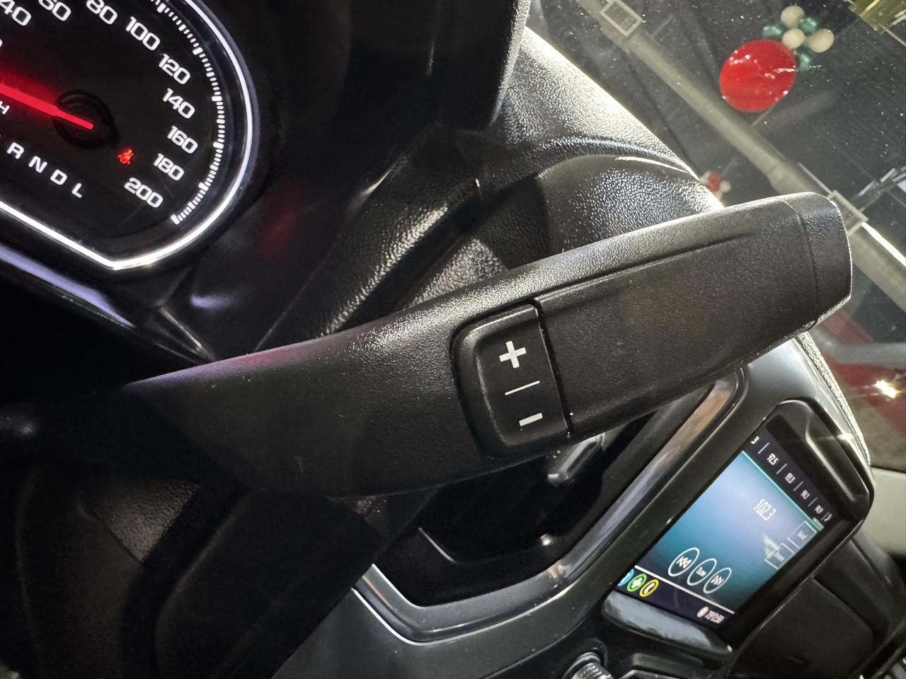 Chevrolet Silverado 1500 4WD Crew Cab 147" LT 2020