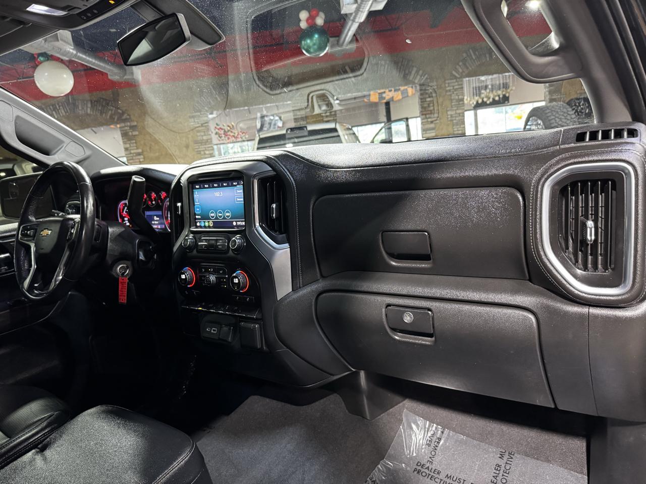 Chevrolet Silverado 1500 4WD Crew Cab 147" LT 2020