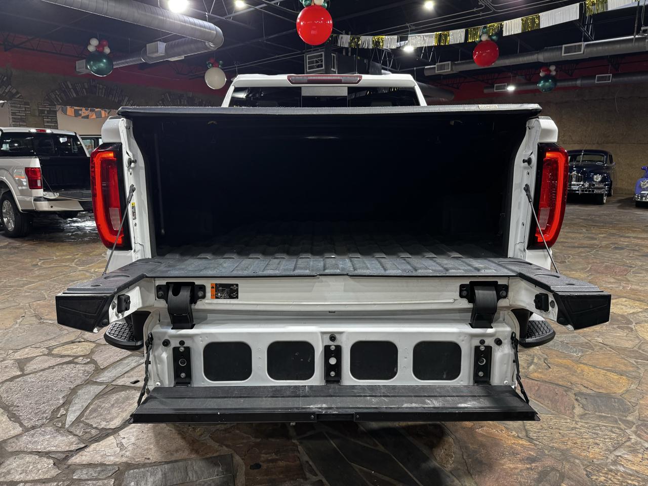 GMC Sierra 1500 4WD Crew Cab 147" SLT 2020