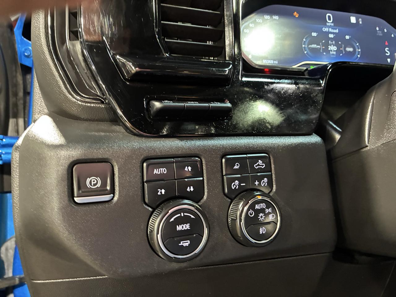 Chevrolet Silverado 1500 4WD Crew Cab 147" ZR2 2022