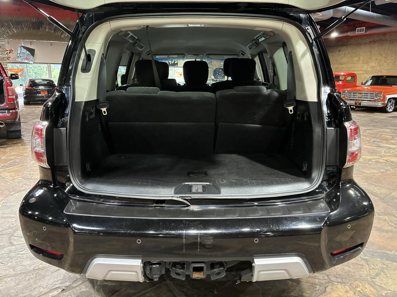 Nissan Armada 4x2 SV 2017