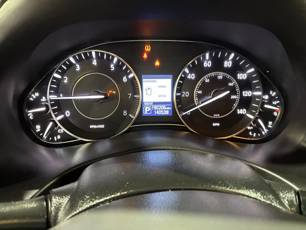 Nissan Armada 4x2 SV 2017