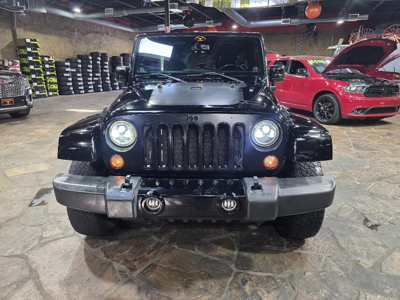 Jeep Wrangler Unlimited 4WD 4dr Sahara 2014