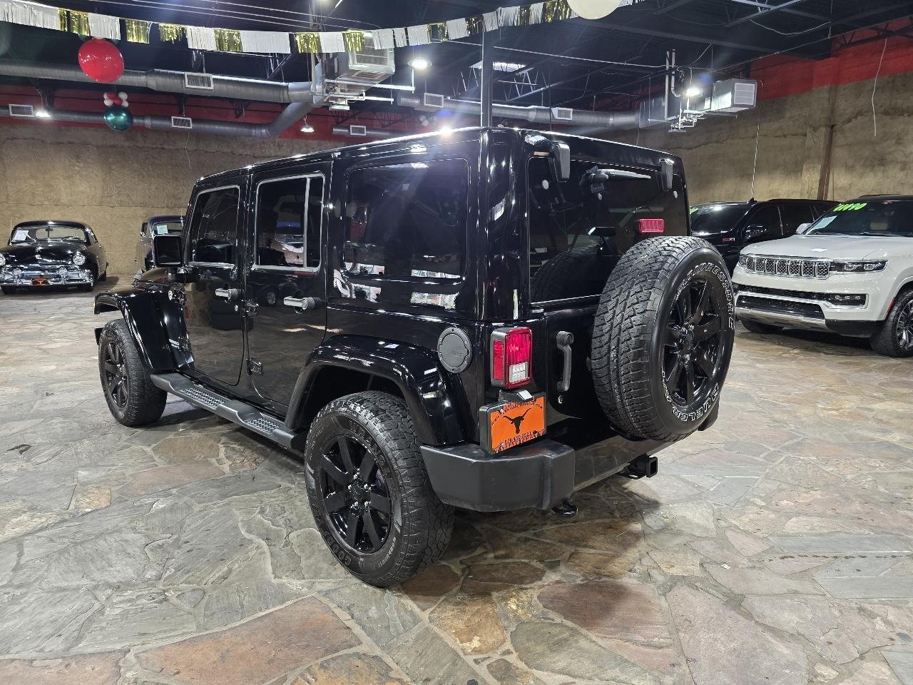 Jeep Wrangler Unlimited 4WD 4dr Sahara 2014