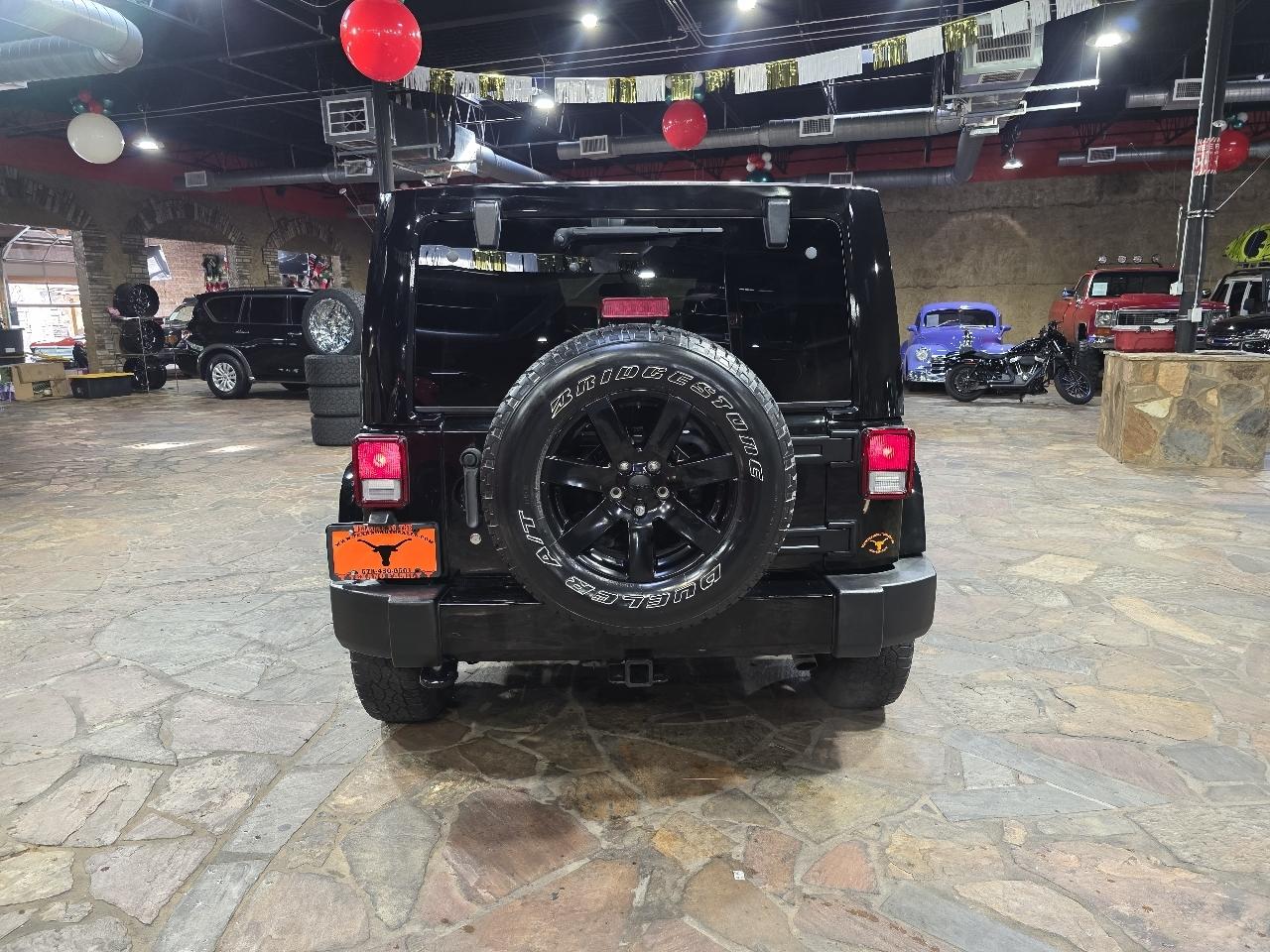 Jeep Wrangler Unlimited 4WD 4dr Sahara 2014