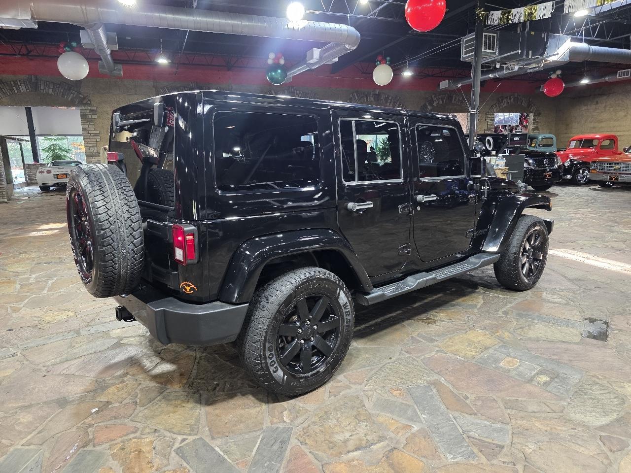 Jeep Wrangler Unlimited 4WD 4dr Sahara 2014