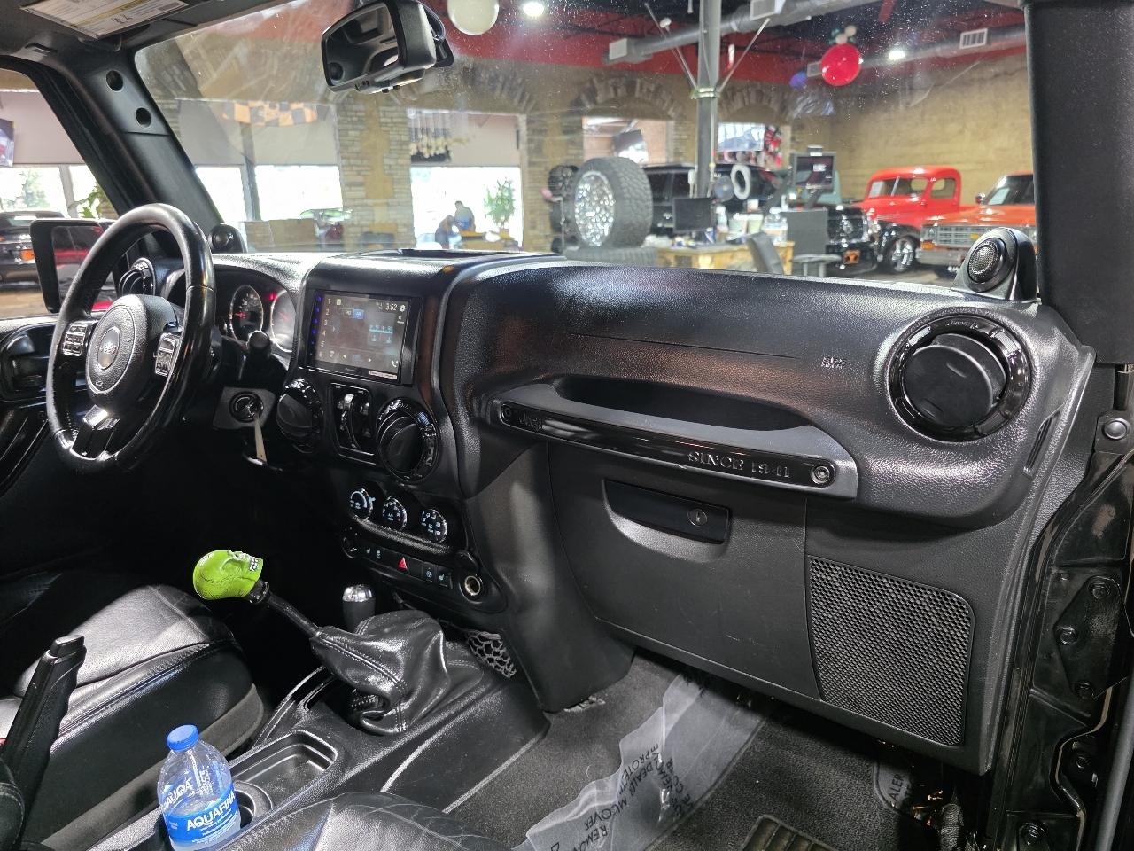 Jeep Wrangler Unlimited 4WD 4dr Sahara 2014
