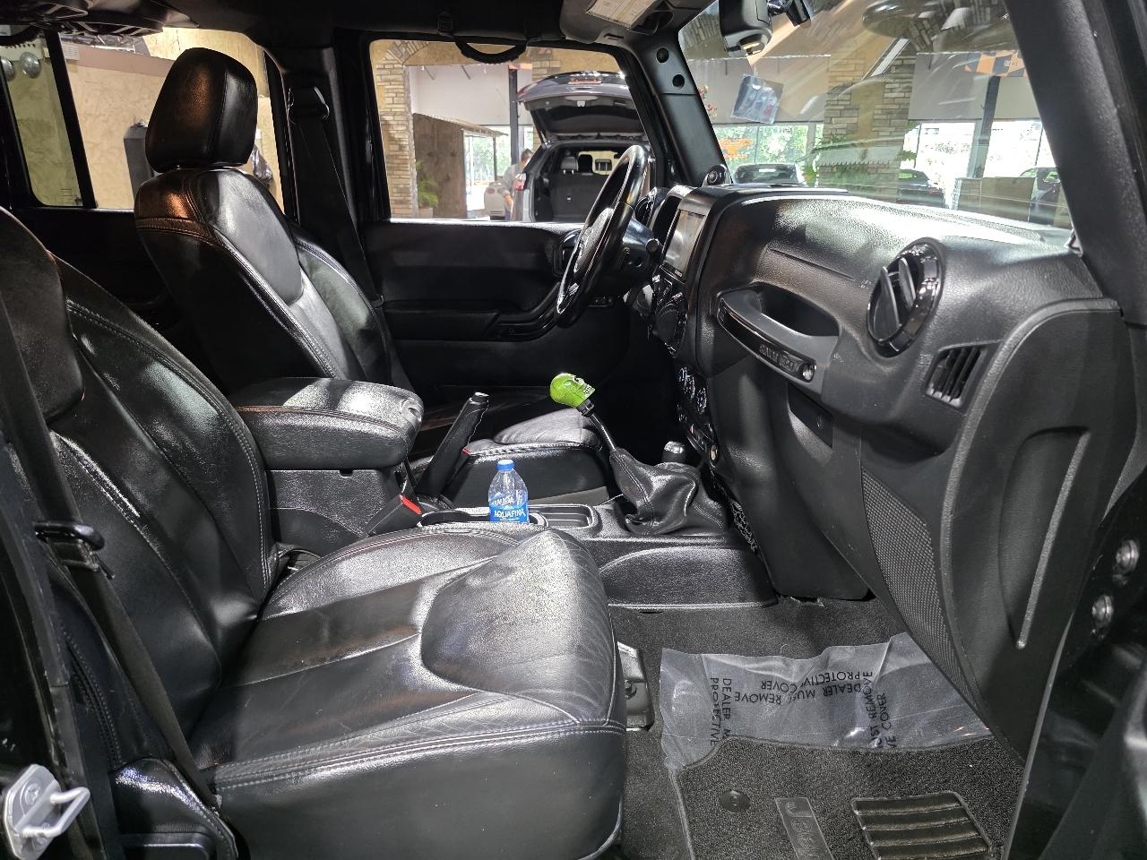 Jeep Wrangler Unlimited 4WD 4dr Sahara 2014