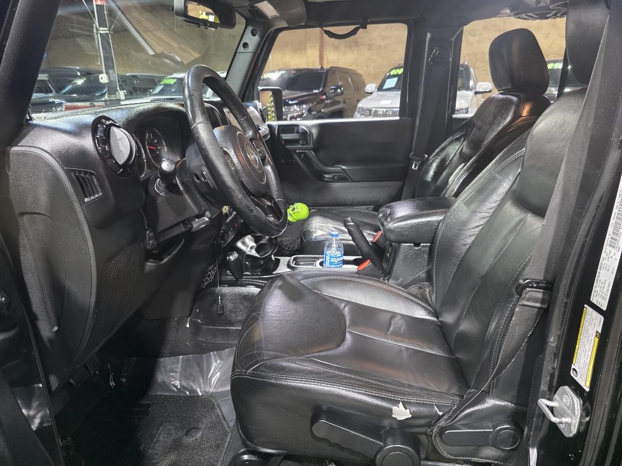 Jeep Wrangler Unlimited 4WD 4dr Sahara 2014
