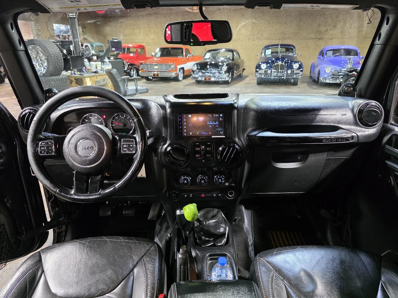 Jeep Wrangler Unlimited 4WD 4dr Sahara 2014