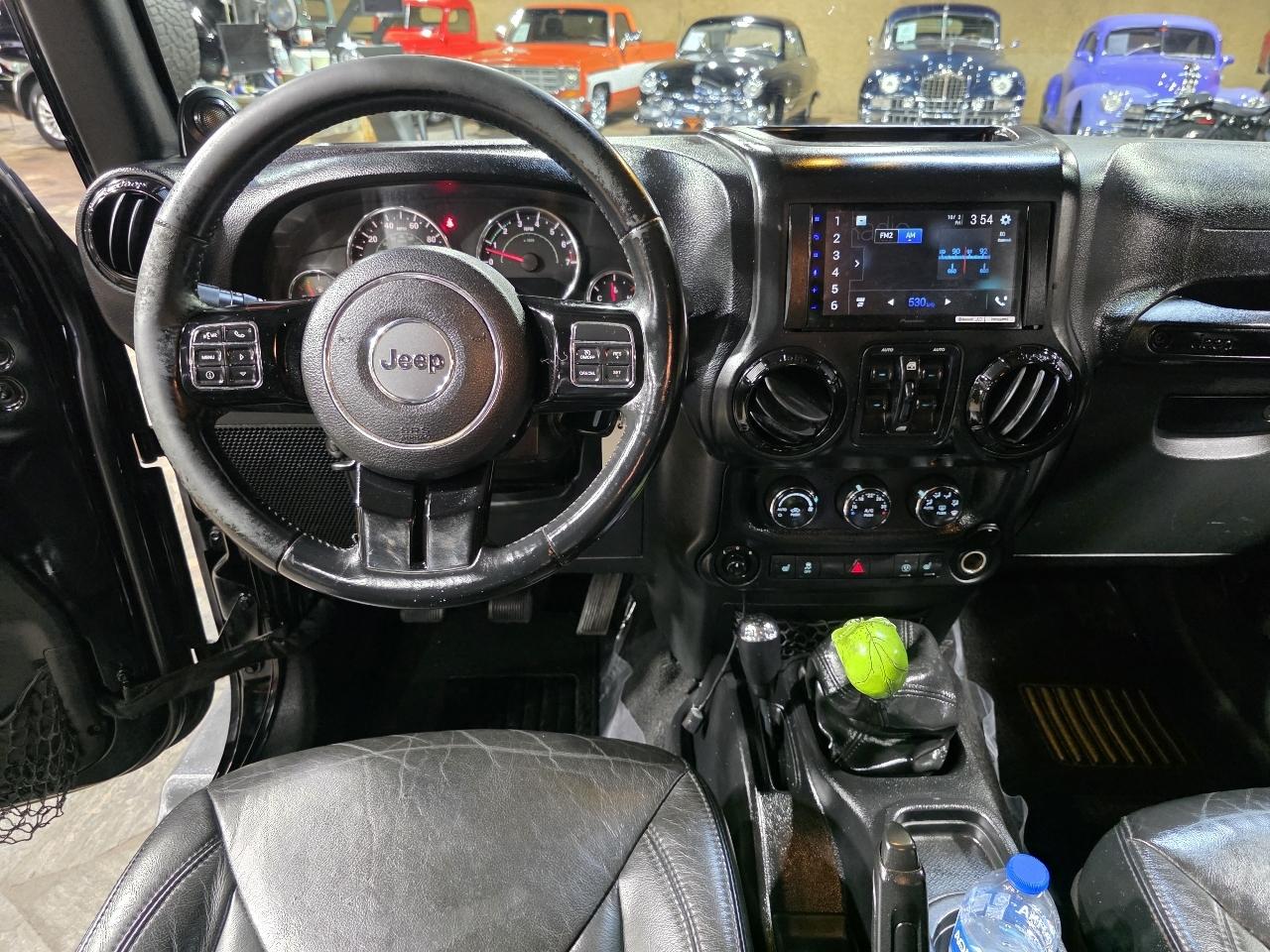 Jeep Wrangler Unlimited 4WD 4dr Sahara 2014