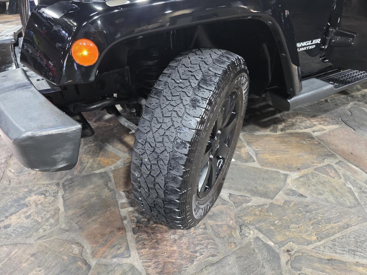 Jeep Wrangler Unlimited 4WD 4dr Sahara 2014