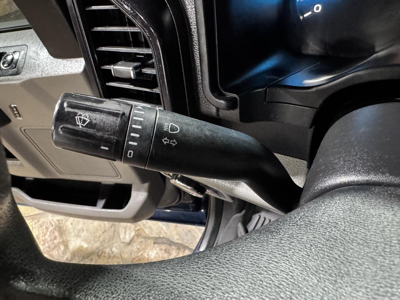 Ford F-150 STX 4WD SuperCrew 5.5' Box 2018