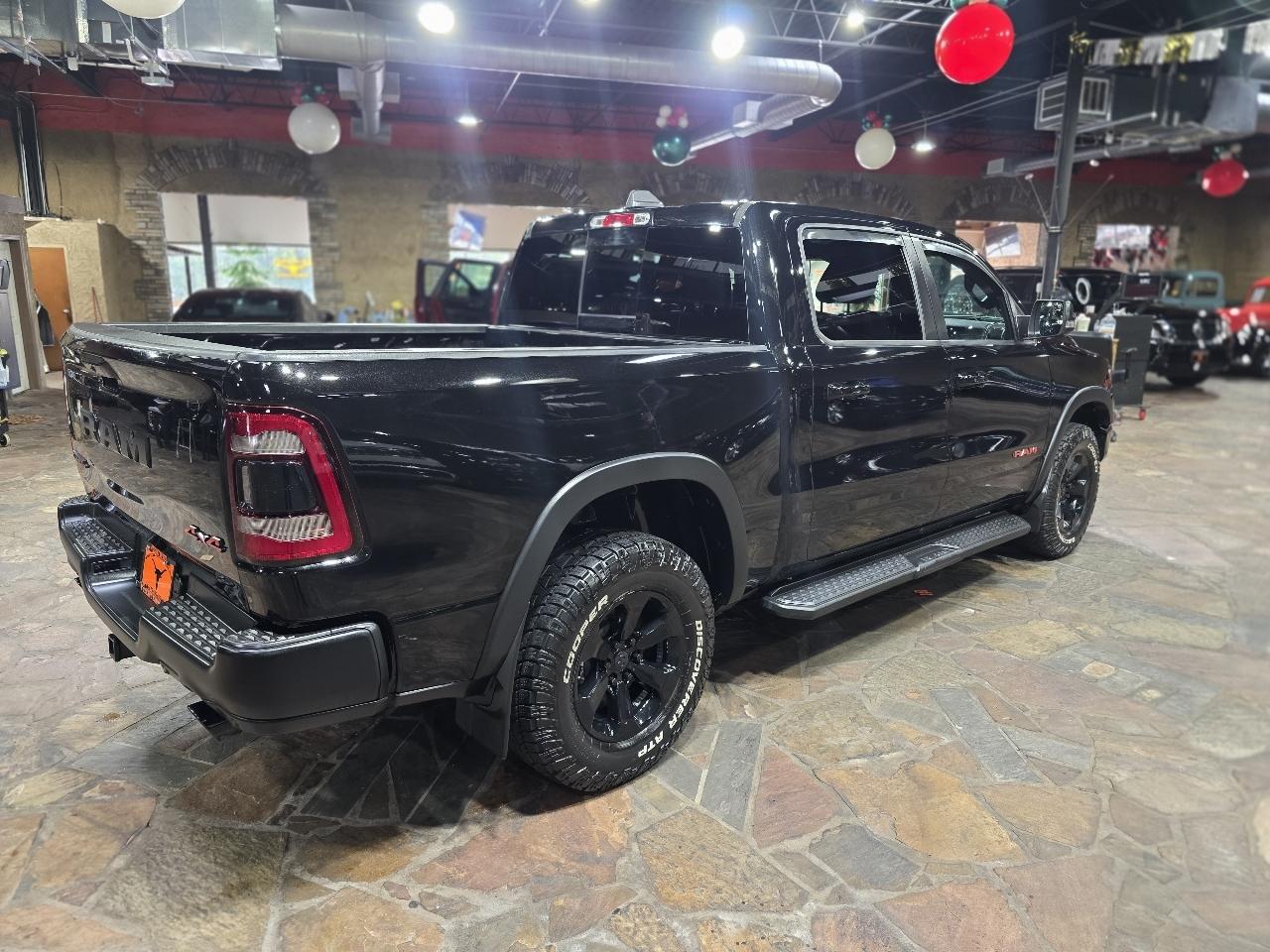 RAM 1500 4WD Crew Cab 140.5" Rebel 2021