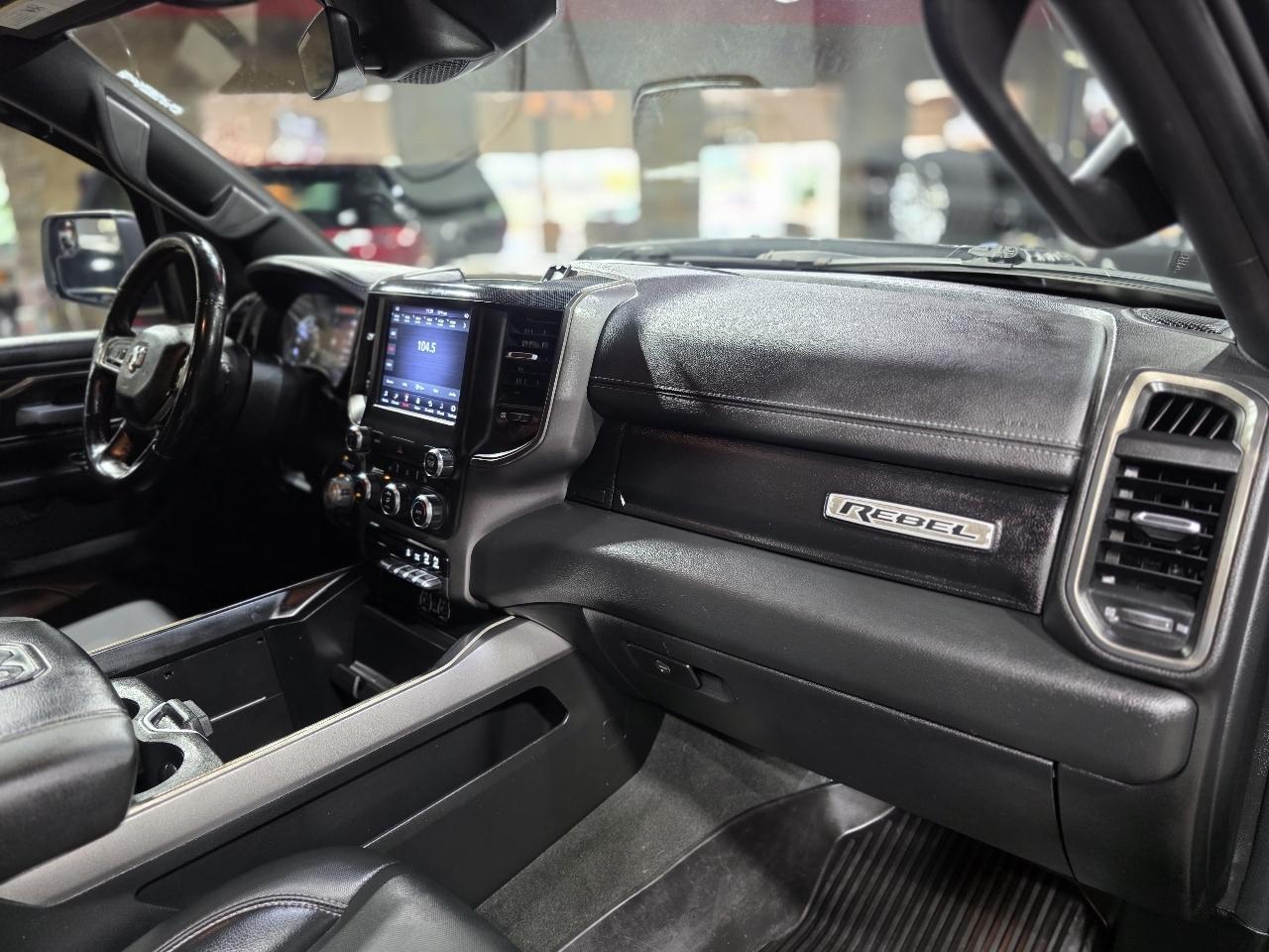 RAM 1500 4WD Crew Cab 140.5" Rebel 2021