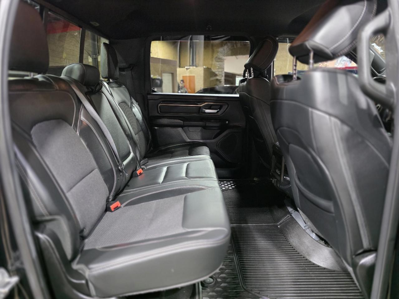 RAM 1500 4WD Crew Cab 140.5" Rebel 2021