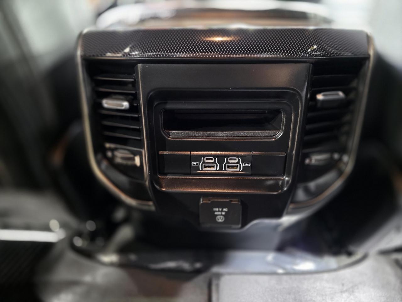 RAM 1500 4WD Crew Cab 140.5" Rebel 2021