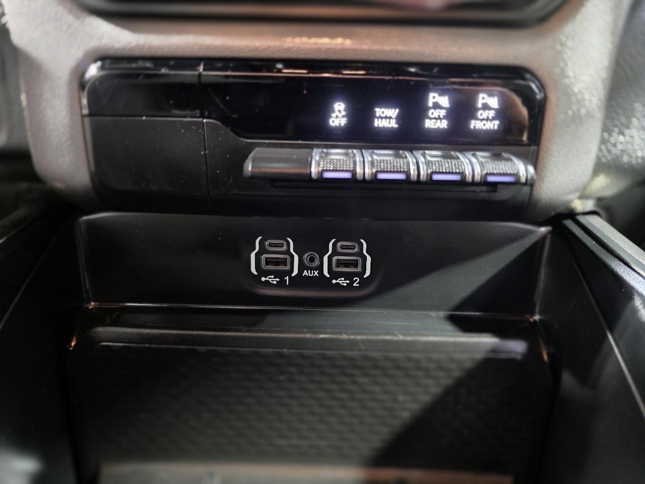 RAM 1500 4WD Crew Cab 140.5" Rebel 2021