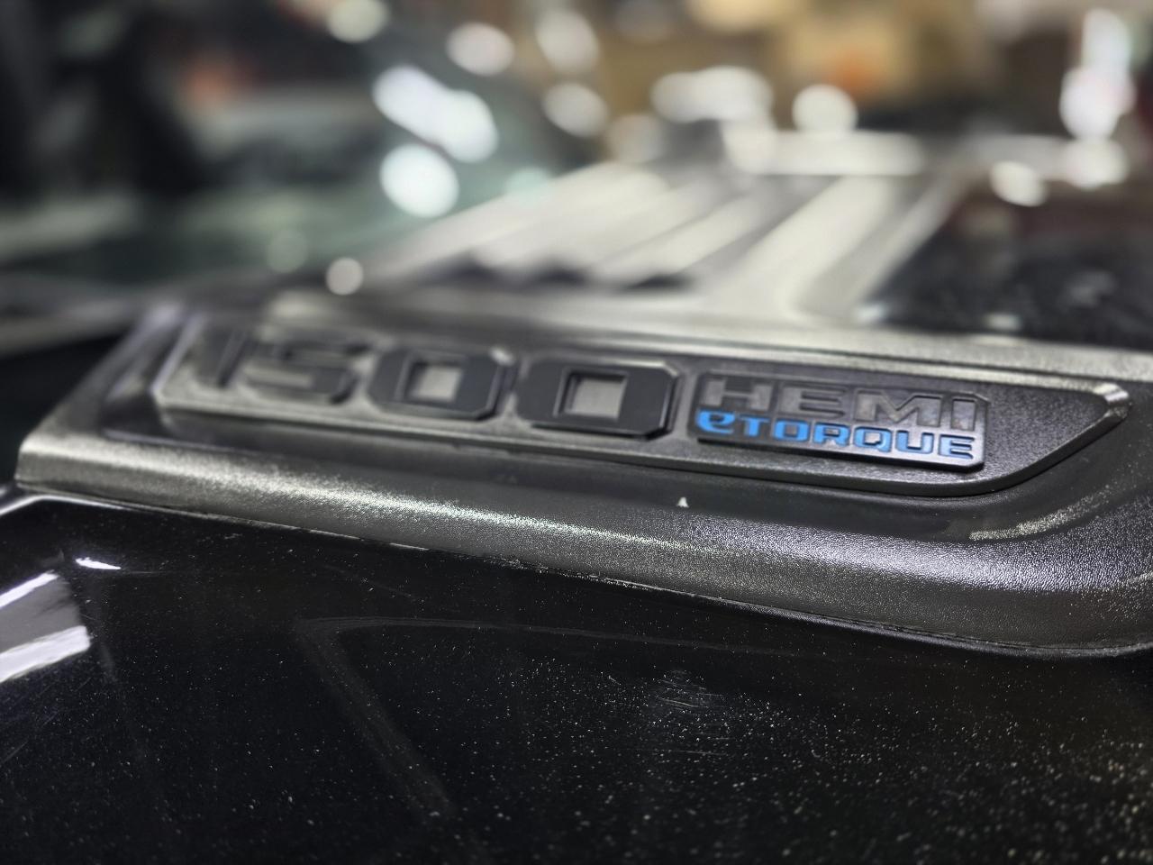 RAM 1500 4WD Crew Cab 140.5" Rebel 2021
