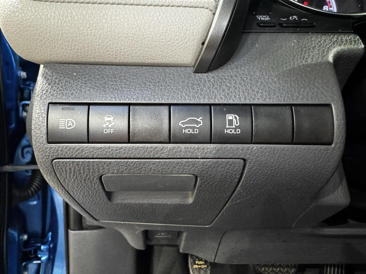 Toyota Camry SE Auto (Natl) 2020