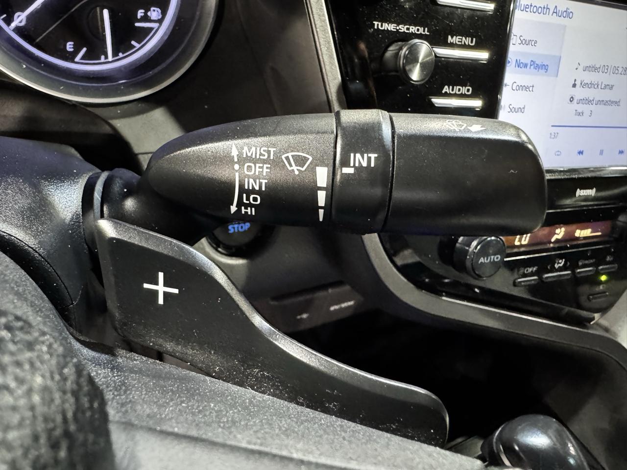 Toyota Camry SE Auto (Natl) 2020