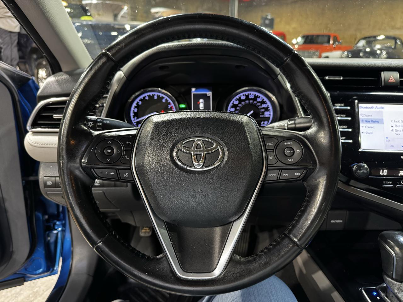 Toyota Camry SE Auto (Natl) 2020