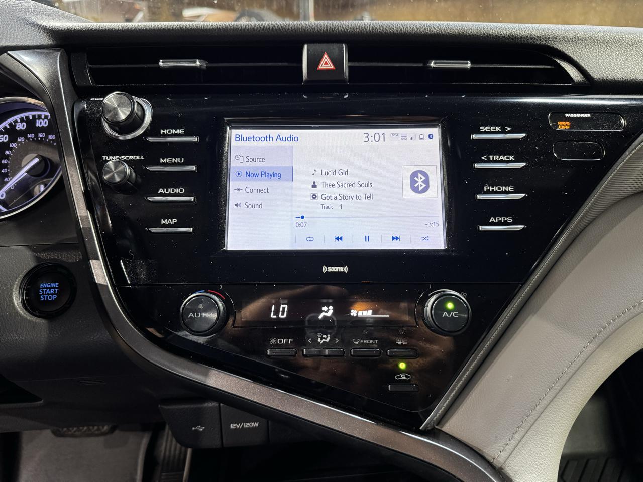 Toyota Camry SE Auto (Natl) 2020