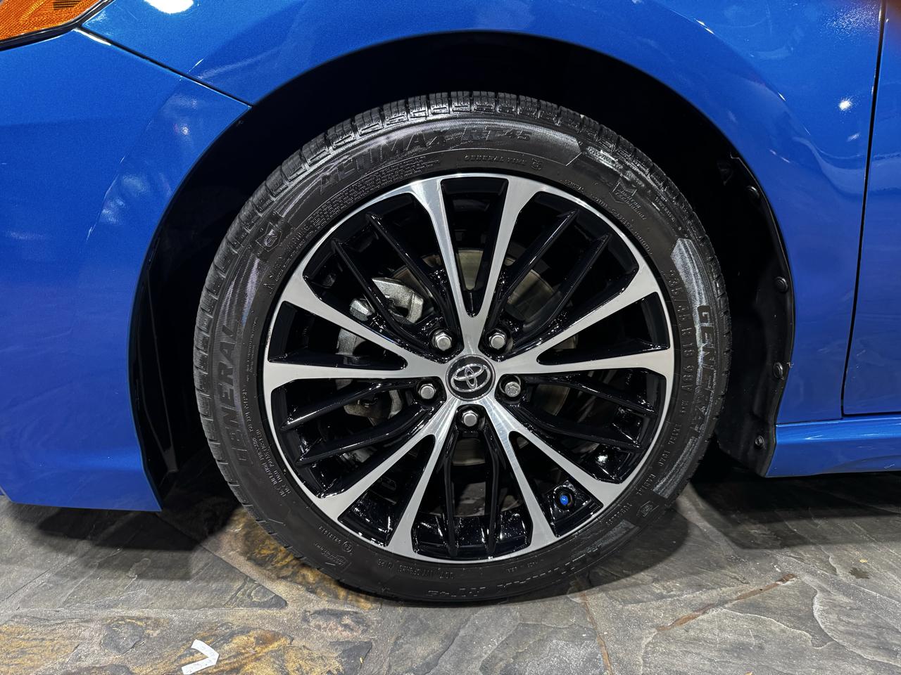 Toyota Camry SE Auto (Natl) 2020
