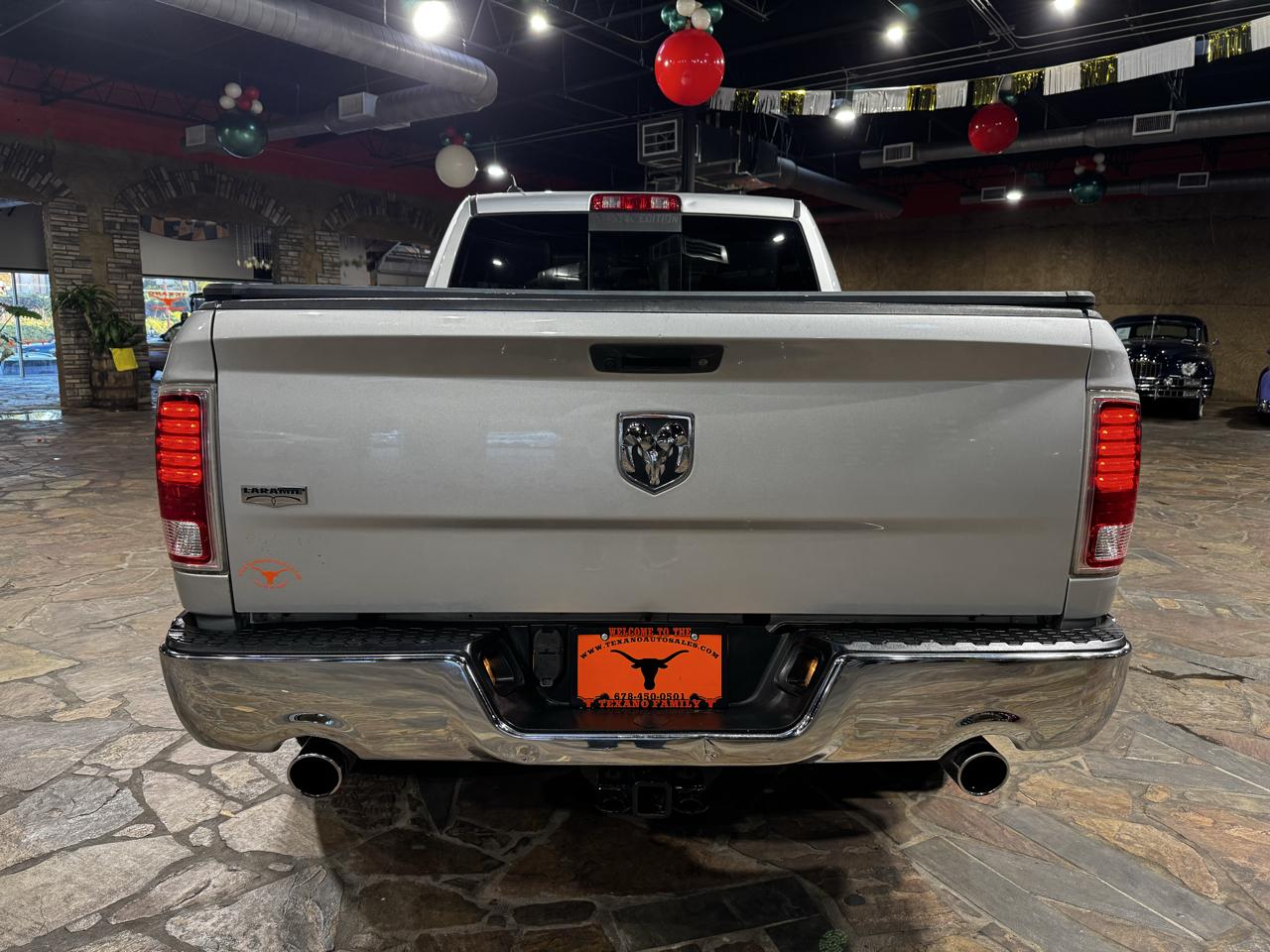 RAM 1500 Laramie 4x2 Crew Cab 6'4" Box *Ltd Avail* 2018
