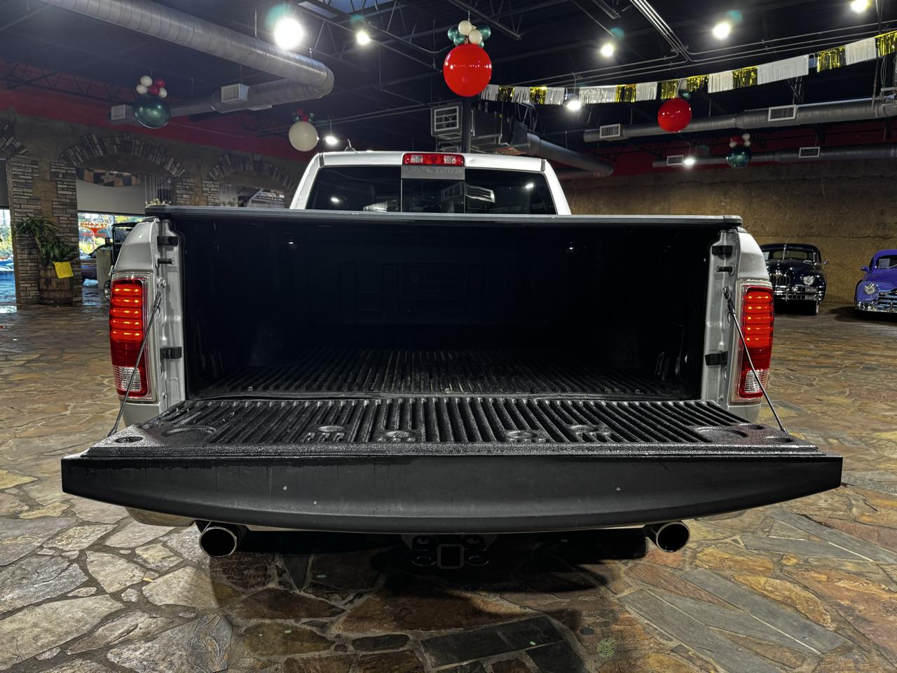 RAM 1500 Laramie 4x2 Crew Cab 6'4" Box *Ltd Avail* 2018