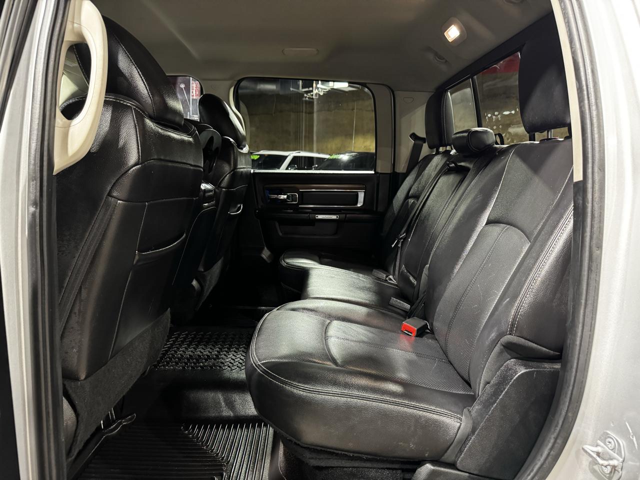 RAM 1500 Laramie 4x2 Crew Cab 6'4" Box *Ltd Avail* 2018