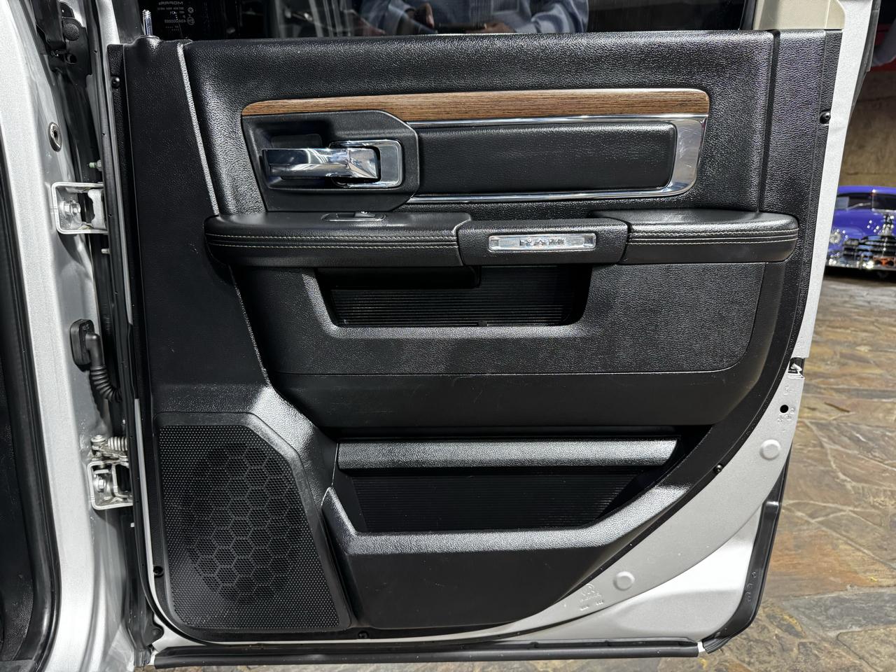RAM 1500 Laramie 4x2 Crew Cab 6'4" Box *Ltd Avail* 2018