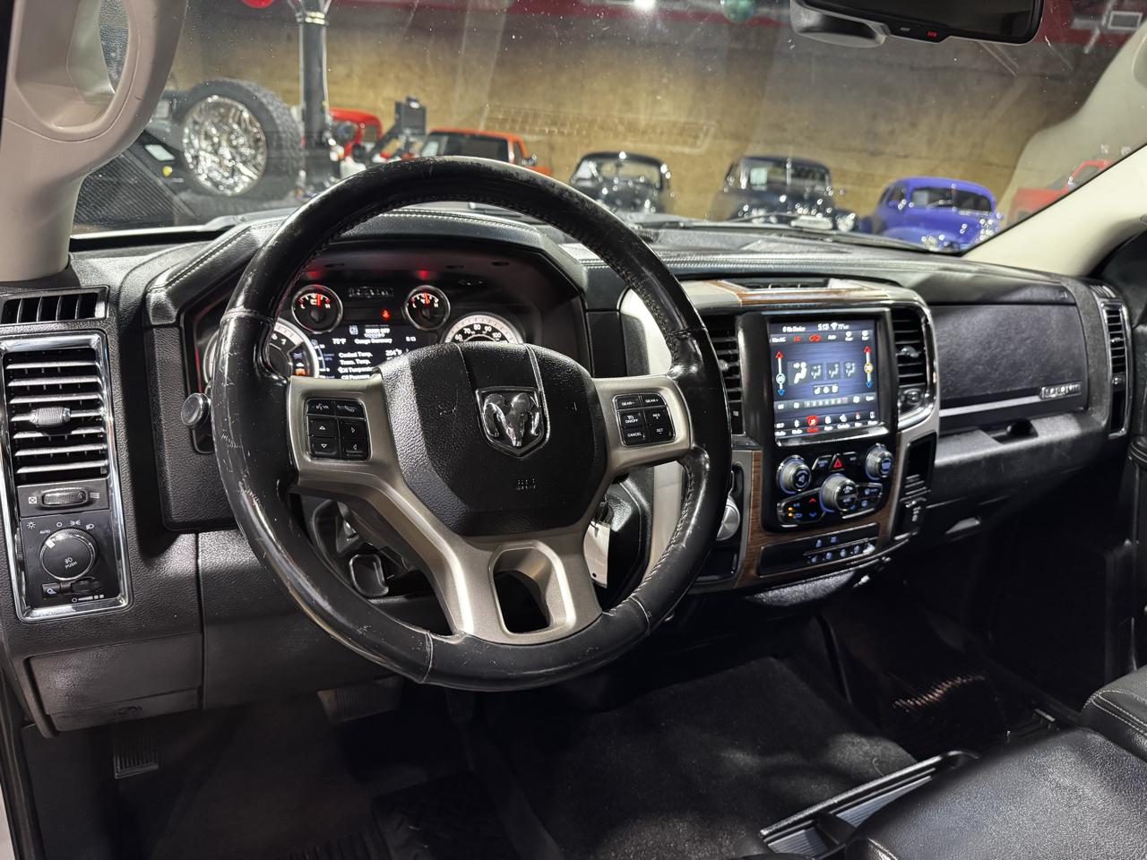 RAM 1500 Laramie 4x2 Crew Cab 6'4" Box *Ltd Avail* 2018