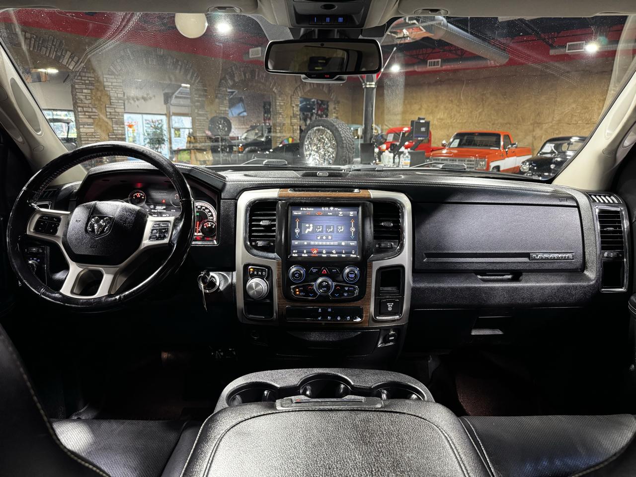 RAM 1500 Laramie 4x2 Crew Cab 6'4" Box *Ltd Avail* 2018