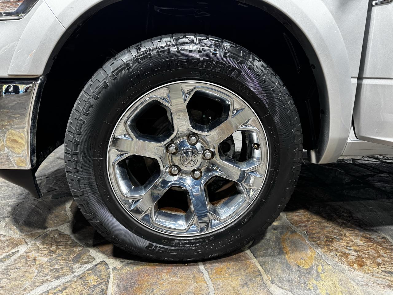 RAM 1500 Laramie 4x2 Crew Cab 6'4" Box *Ltd Avail* 2018