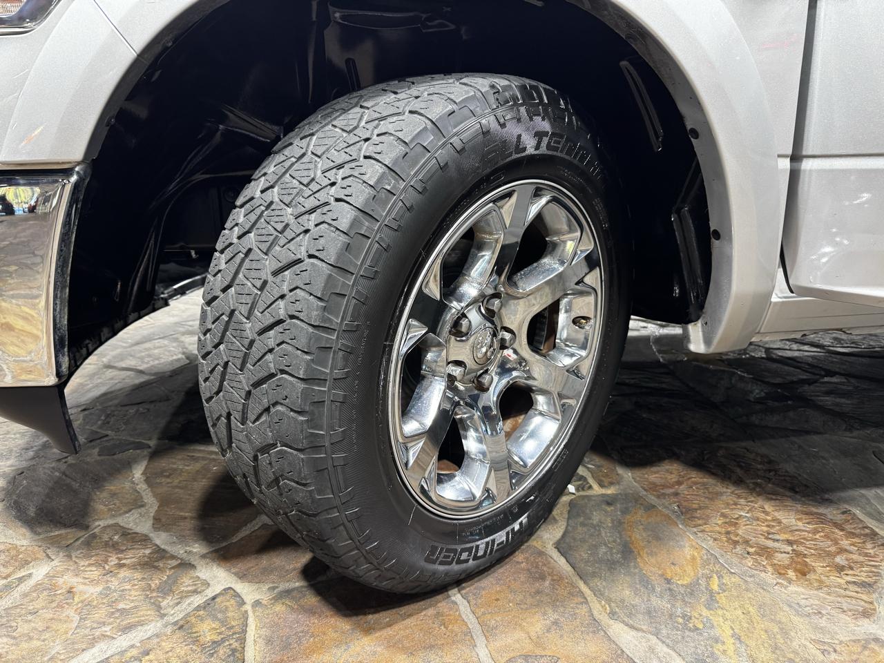 RAM 1500 Laramie 4x2 Crew Cab 6'4" Box *Ltd Avail* 2018