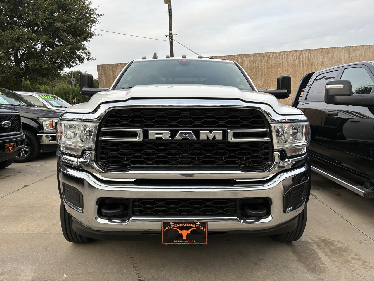 RAM 5500 Chassis Cab Tradesman 4x4 Crew Cab 84" CA 197.4" WB 2021