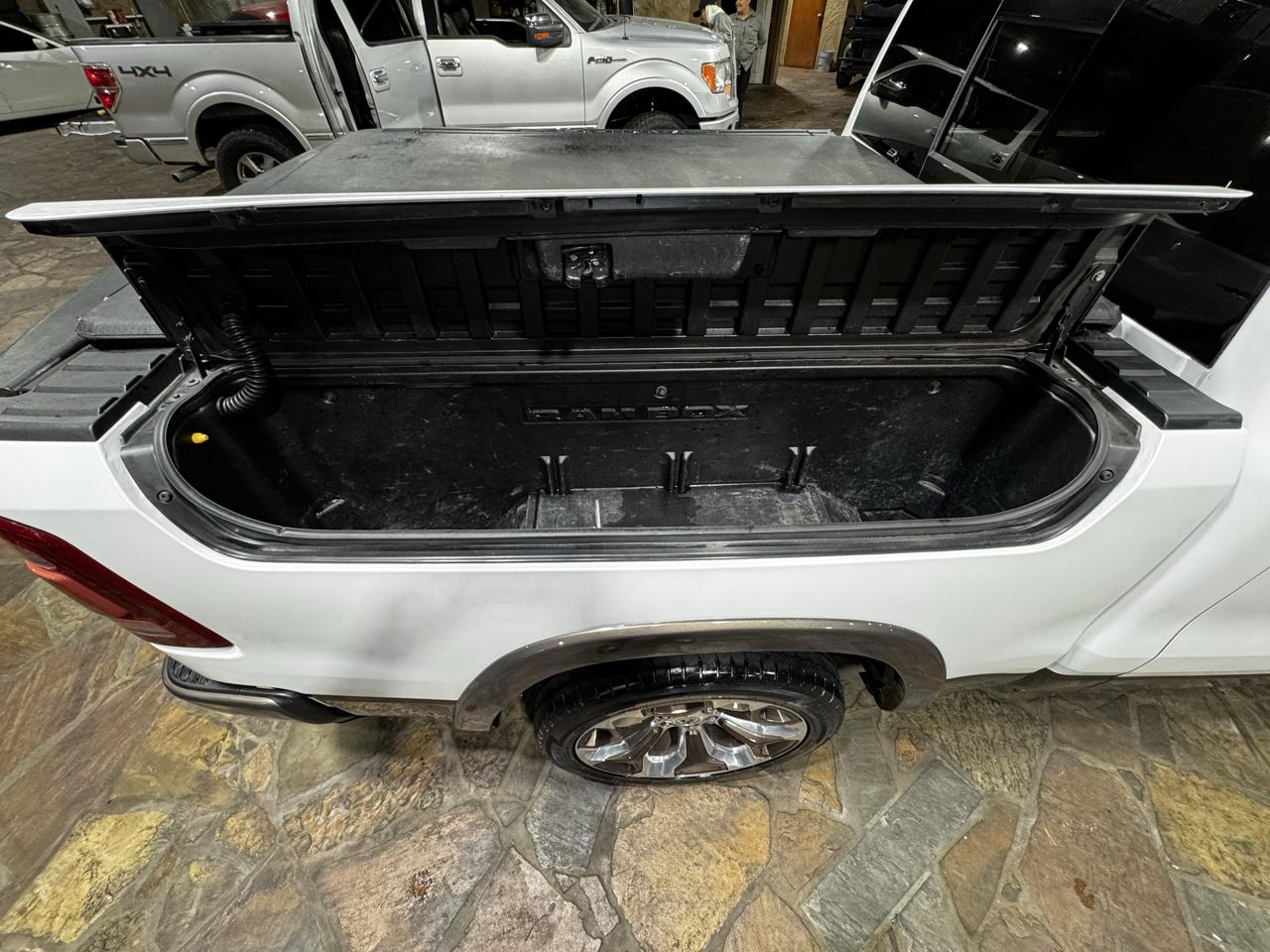 RAM 1500 Longhorn 4x2 Crew Cab 5'7" Box 2020