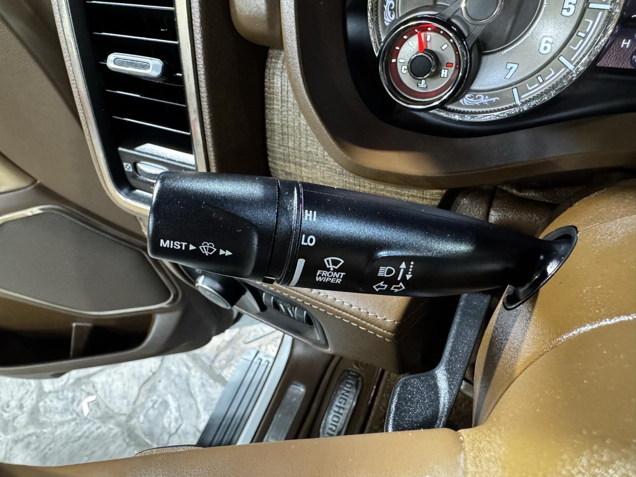 RAM 1500 Longhorn 4x2 Crew Cab 5'7" Box 2020