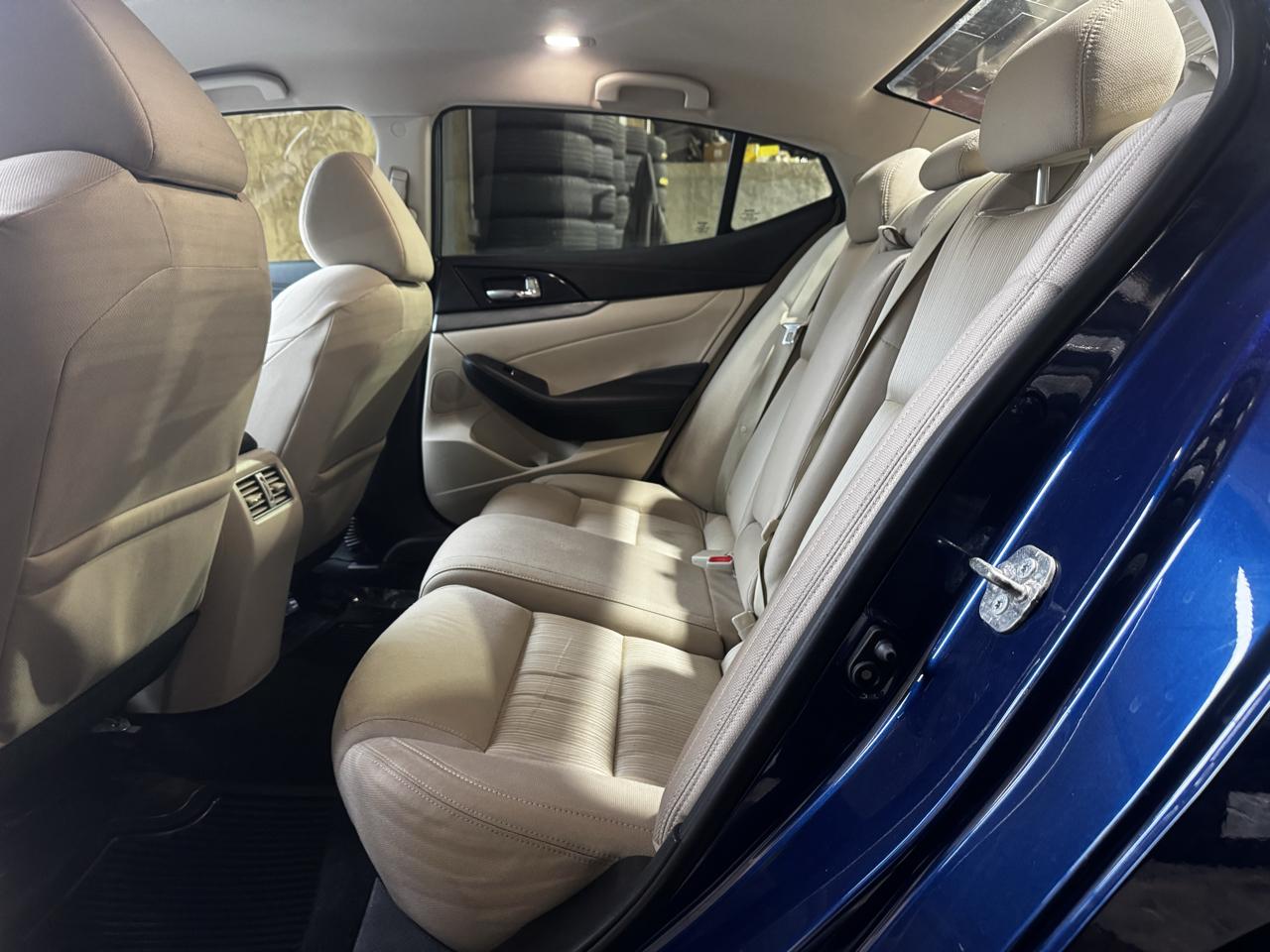 Nissan Maxima S 3.5L *Ltd Avail* 2017