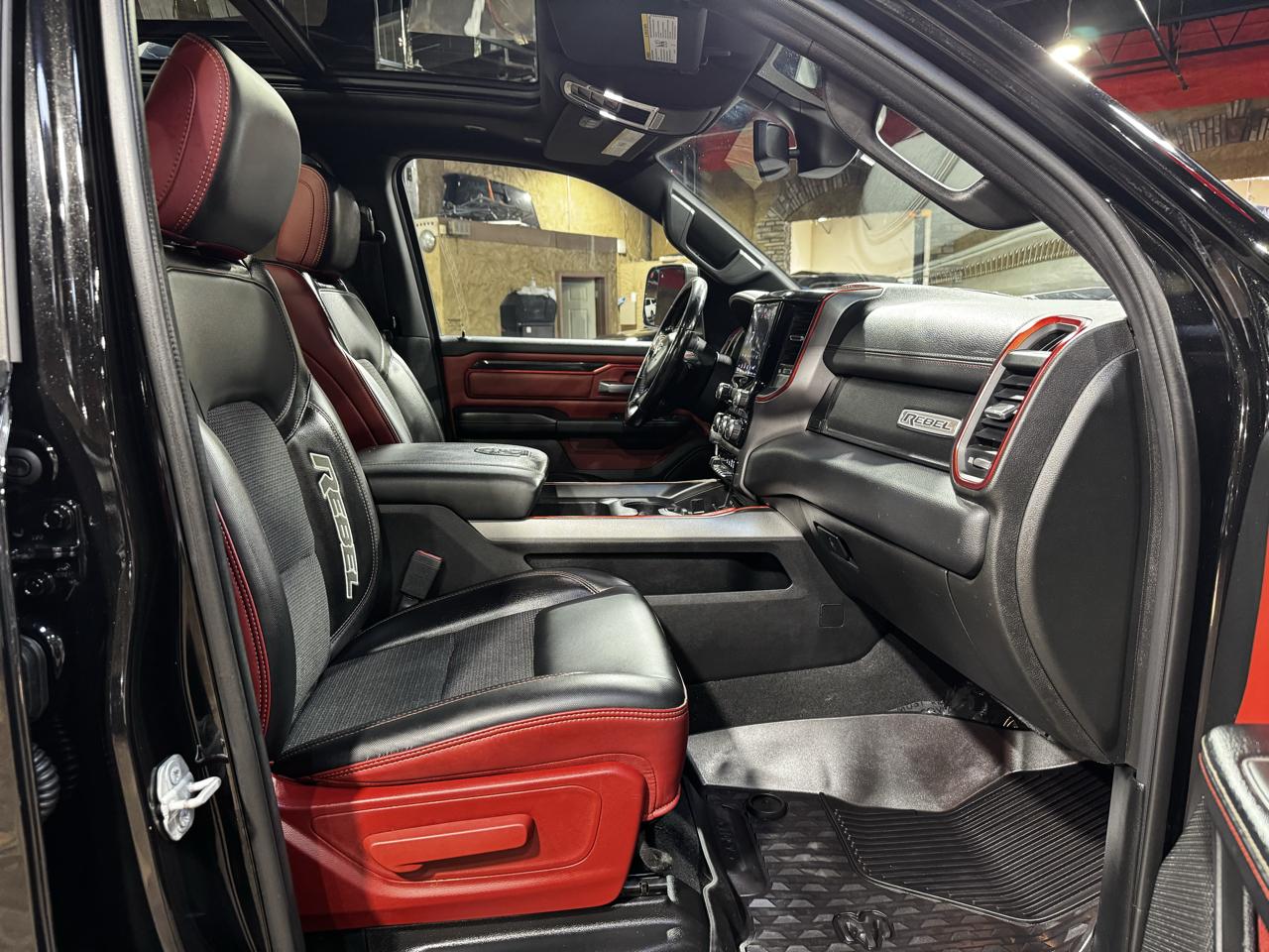 RAM 1500 4WD Crew Cab 140.5" Rebel 2019