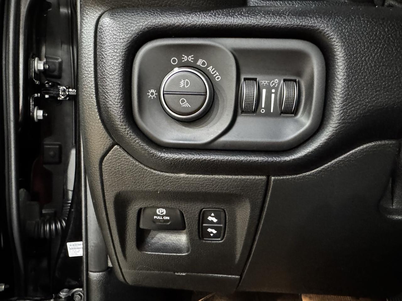 RAM 1500 4WD Crew Cab 140.5" Rebel 2019