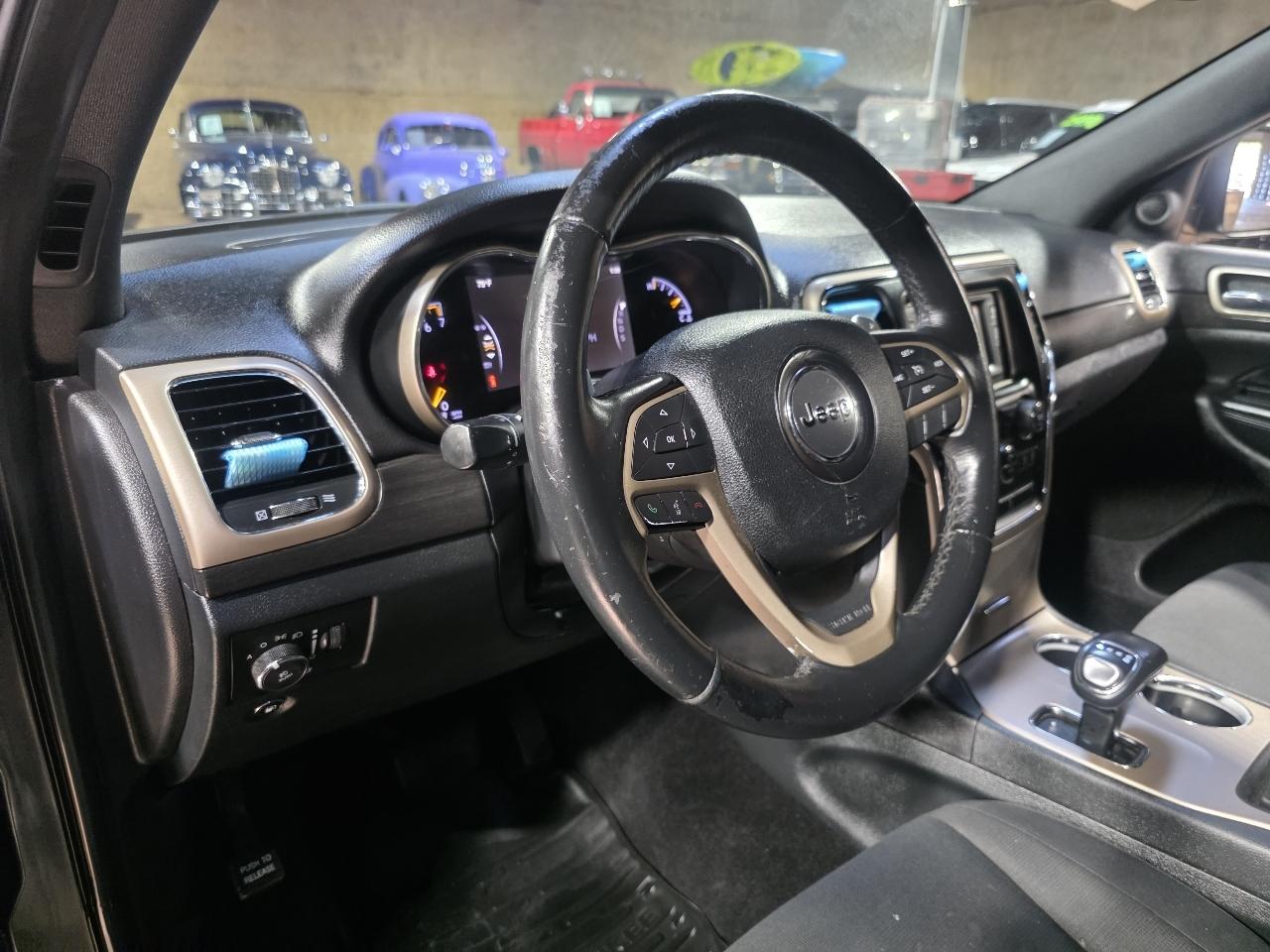 Jeep Grand Cherokee RWD 4dr Laredo 2015