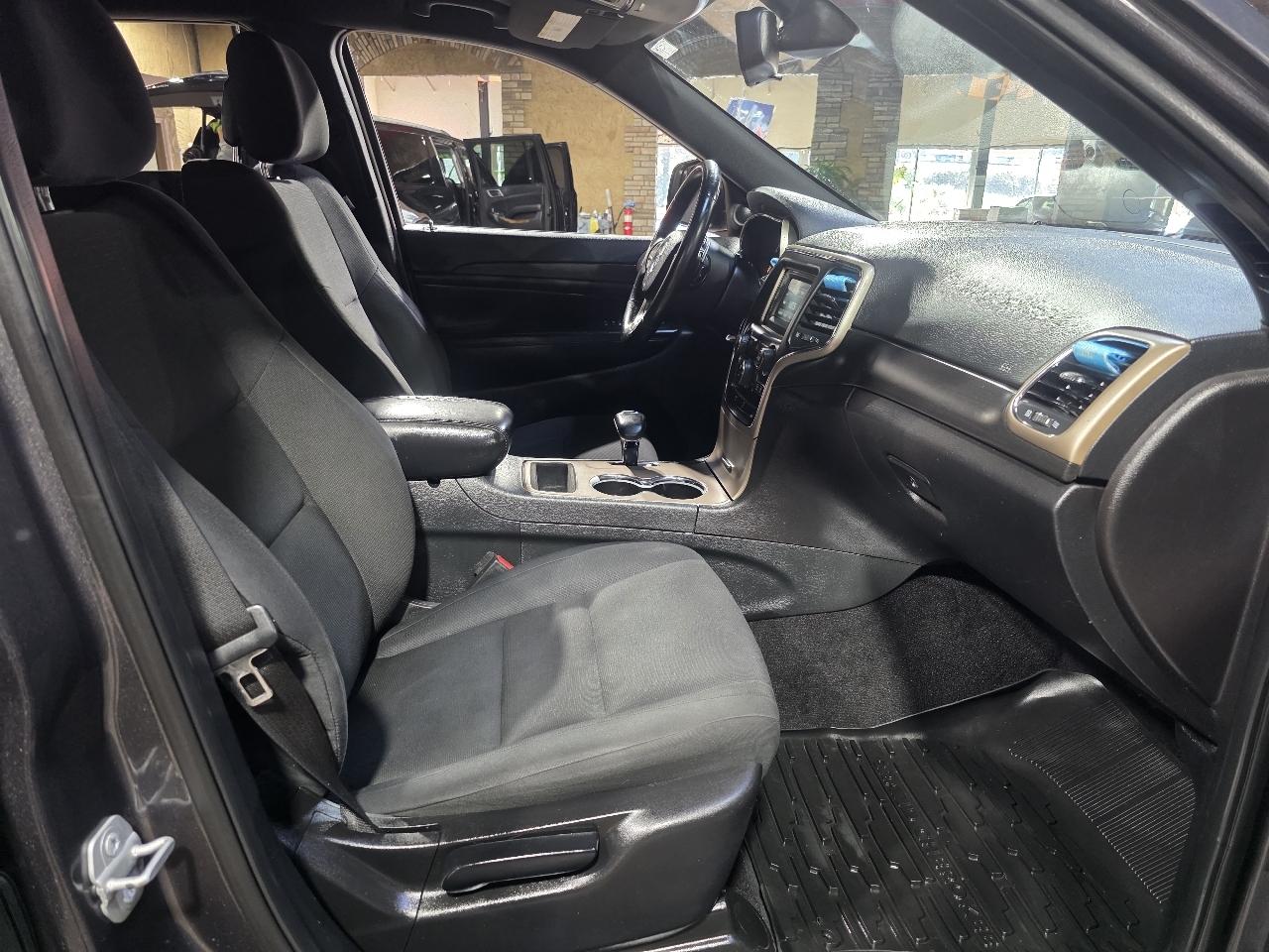 Jeep Grand Cherokee RWD 4dr Laredo 2015