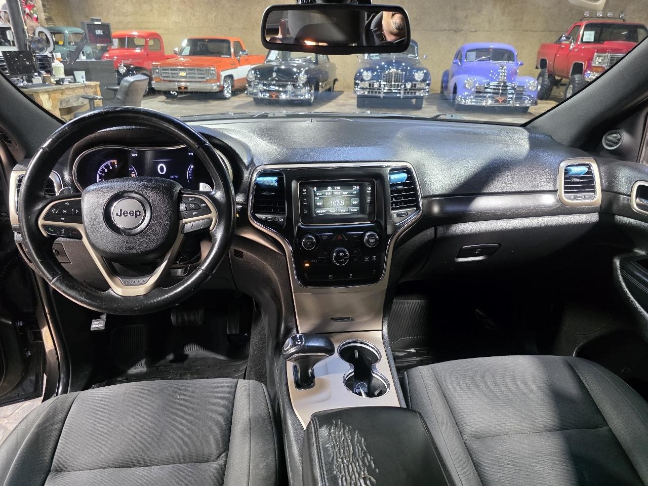 Jeep Grand Cherokee RWD 4dr Laredo 2015