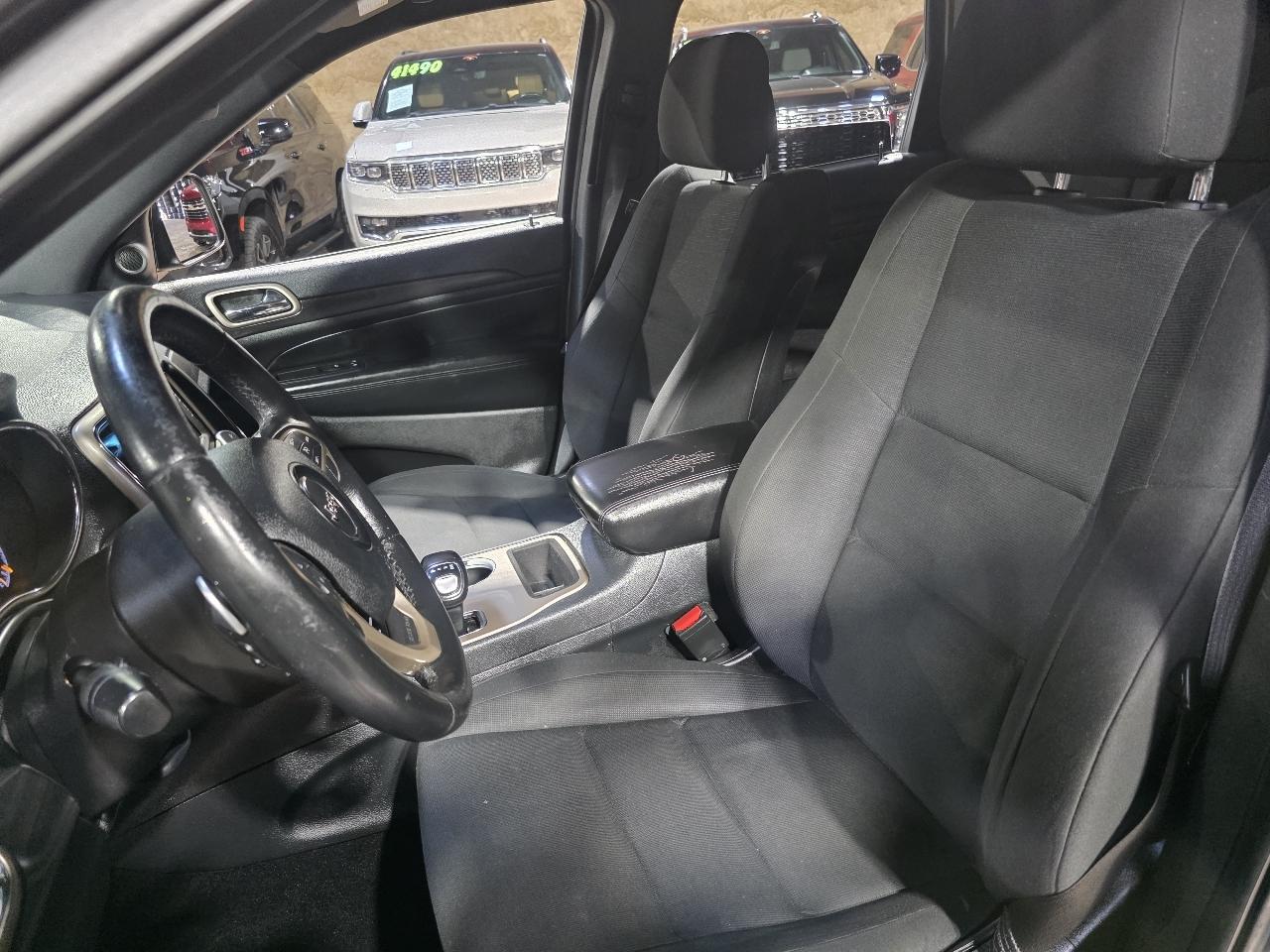 Jeep Grand Cherokee RWD 4dr Laredo 2015