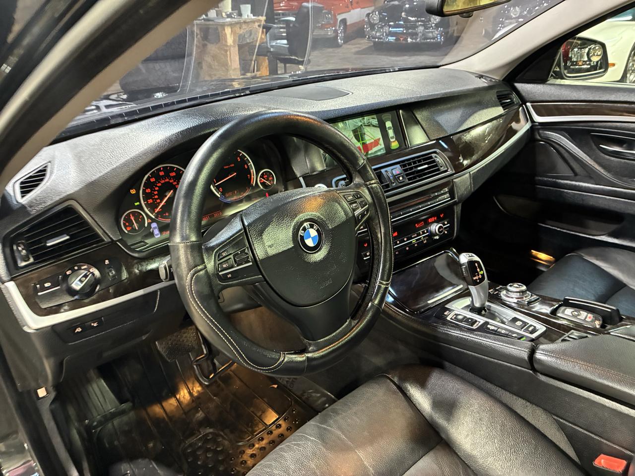 BMW 5 Series 4dr Sdn 535i xDrive AWD 2013