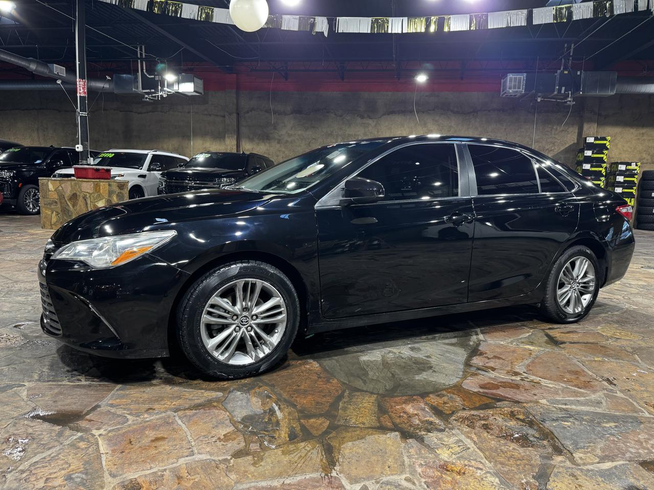 Toyota Camry 4dr Sdn I4 Auto XLE (Natl) 2015